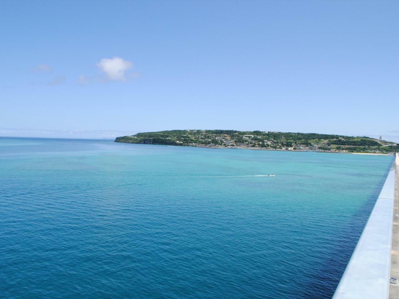 Hotel Shiawaseninaru Kourijima No Yado Nakijin Esterno foto